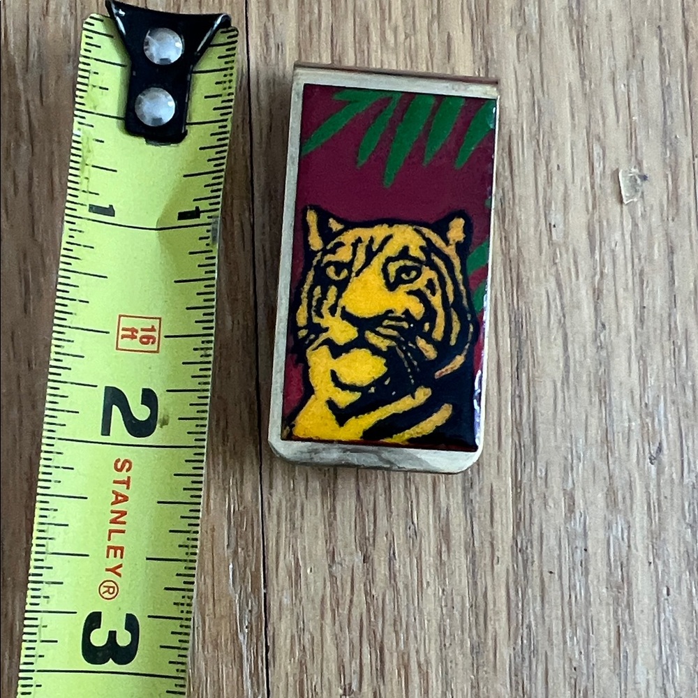 1970's Vintage Tiger Design Money Clip GUC ❤️ - Picture 4 of 5